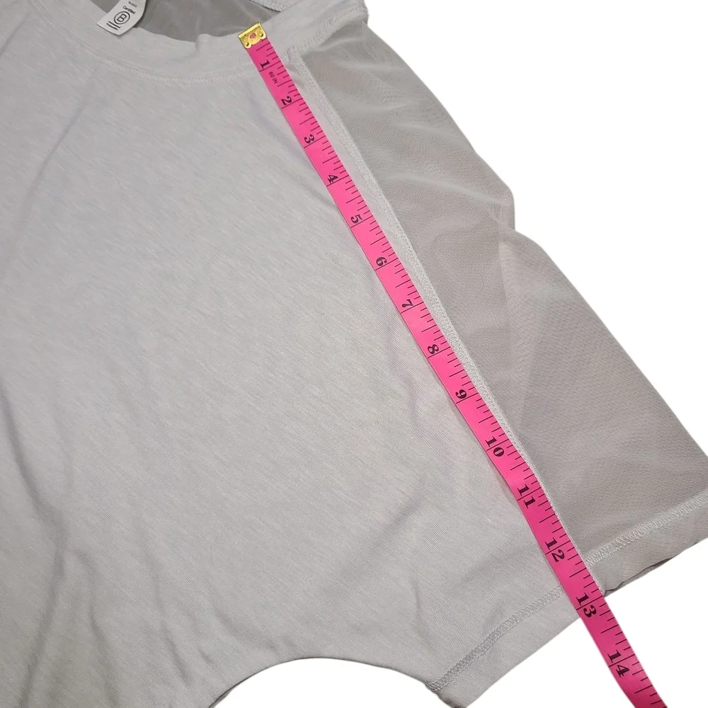 Athleta Mesh Shoulder Active Tee Gray White Workout Top Small - Picture 12 of 14